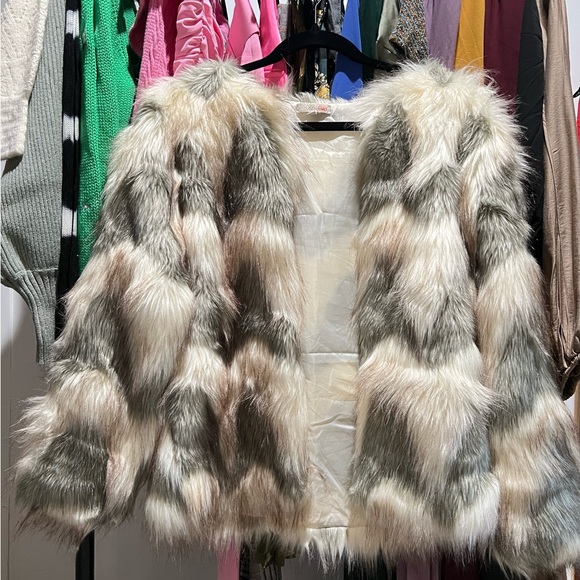 Gianni Bini faux fur jacket - Picture 4 of 7